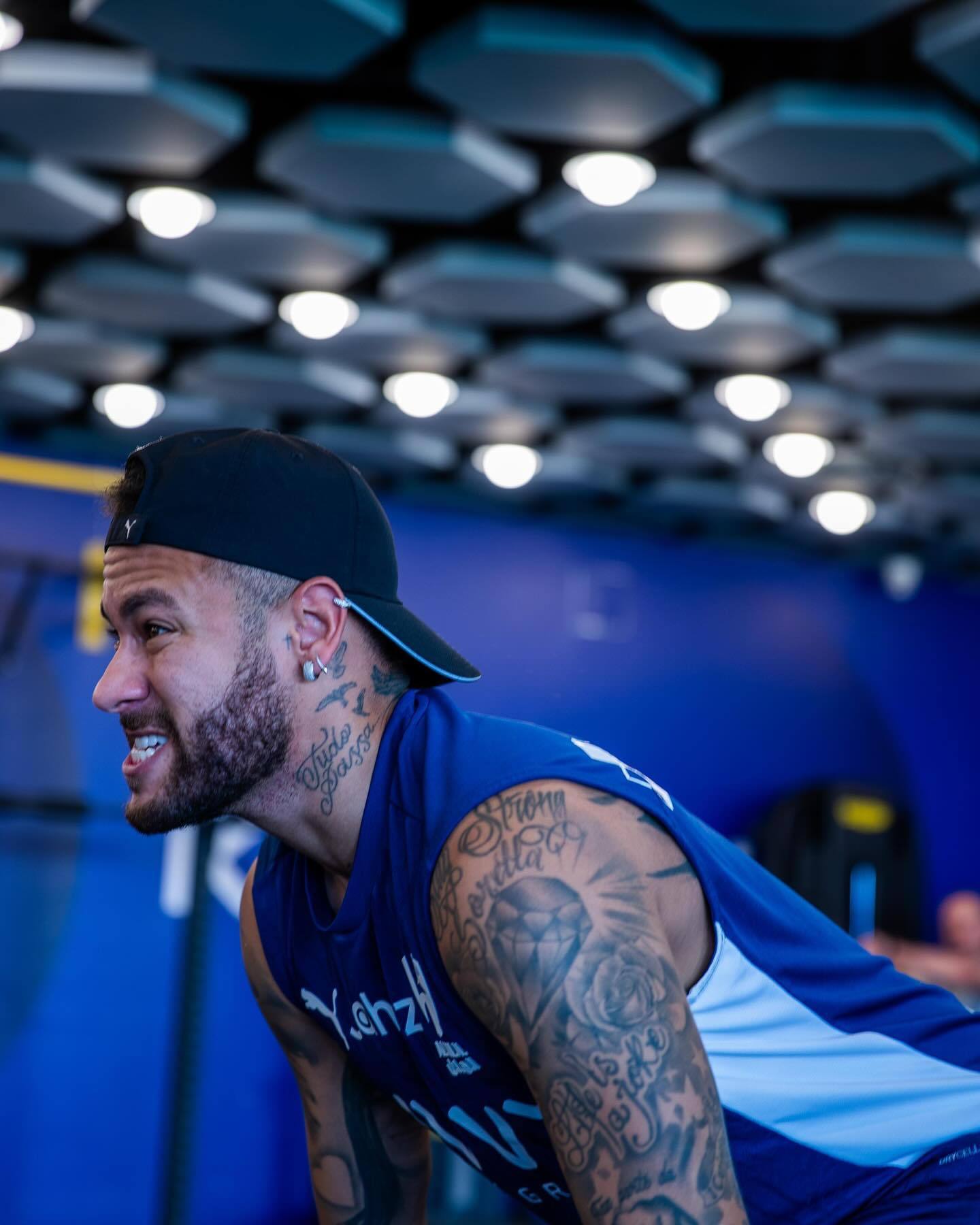 燃炸！13：00央视直播，国乒6连胜冲横扫，德乒黑马能挡吗？（太燃了！13：00央视直播，国乒携6连胜冲击横扫，德乒黑马能否阻挡？）