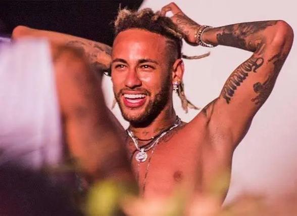 全市场：戴维表现未达尤文预期，米兰、热刺和切尔西对他感兴趣（尤文对戴维表现不满意，米兰、热刺与切尔西有意引进）