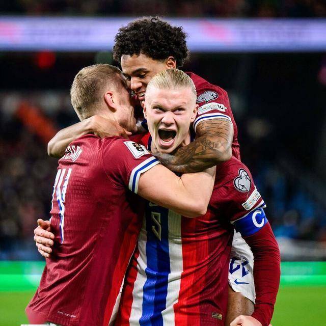 米体：霍伊伦像卡瓦尼或早期伊瓜因，对球队进攻端是锦上添花（米体：霍伊伦风格近似卡瓦尼与早期伊瓜因，为球队锋线如虎添翼）