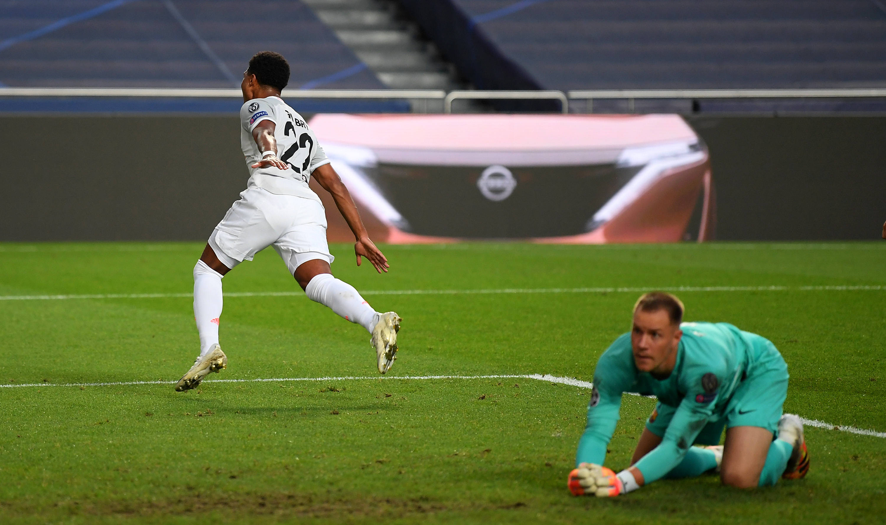 CBA杯战报：李炎哲20分6板，新疆95-94险胜深圳（CBA杯速报：李炎哲砍下20分6板，新疆95-94一分险胜深圳）