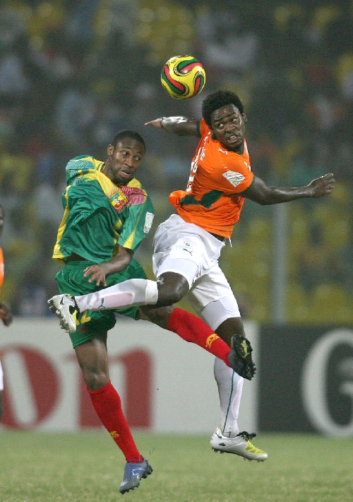 图片报：拜仁三将晒AI生成胡子照片，参与活动呼吁关注男性健康（图片报：拜仁三将晒AI胡须照，参与公益活动呼吁关注男性健康）