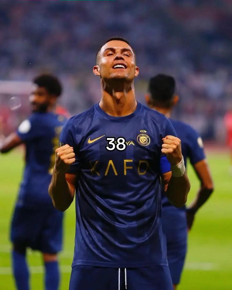 中超：上海海港主场3-2战胜长春亚泰（中超｜上海海港主场3比2力克长春亚泰）