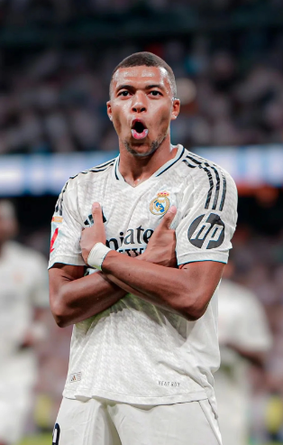 博洛尼亚门将斯科鲁普斯基：守门员首先必须会扑救，脚法其次（博洛尼亚门将斯科鲁普斯基：门将首要是扑救，脚下技术居次）