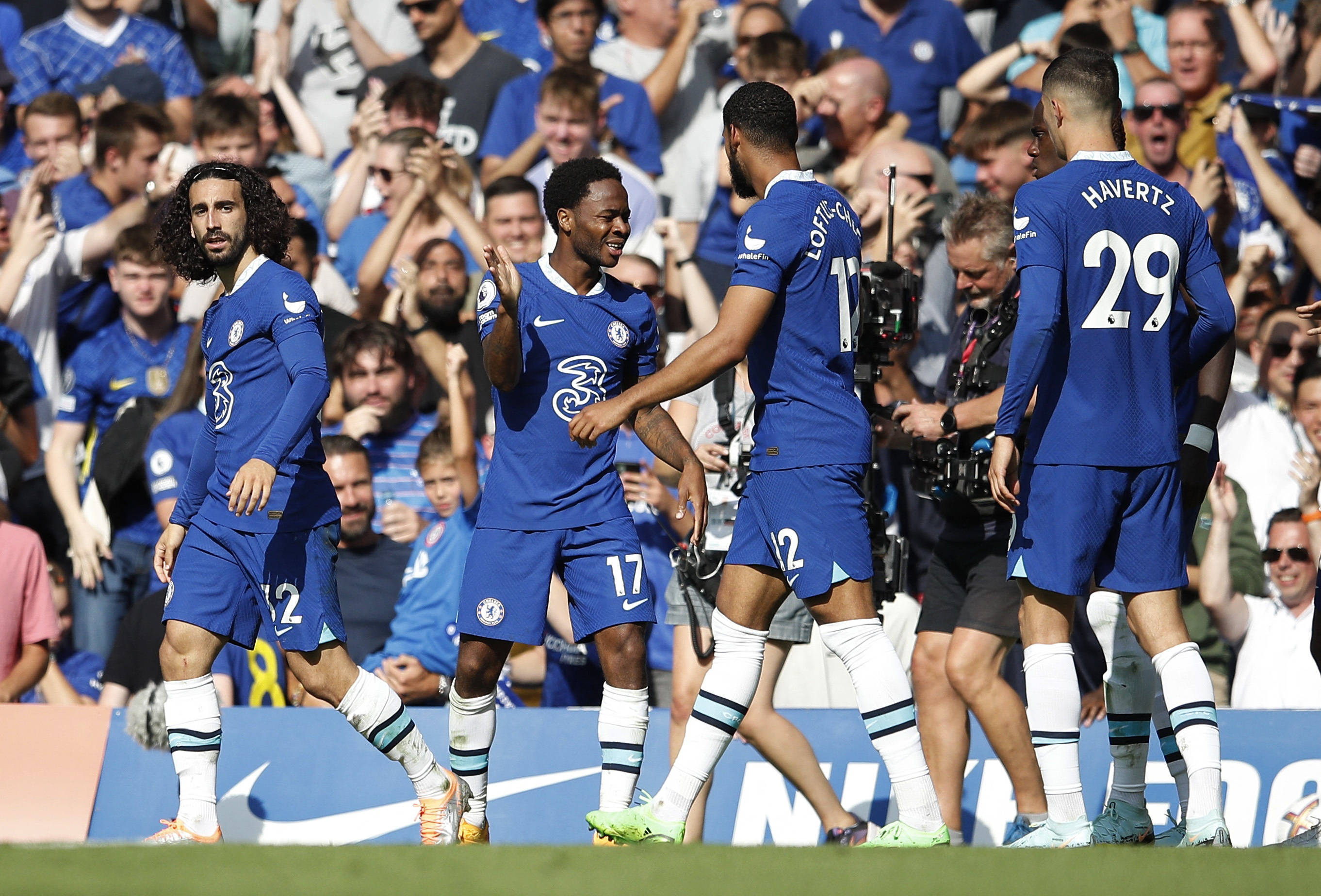 德转7月球员页面浏览量榜：奥斯梅恩第一，拉什福德在列（德转公布7月球员页面热度榜：奥斯梅恩居首，拉什福德上榜）